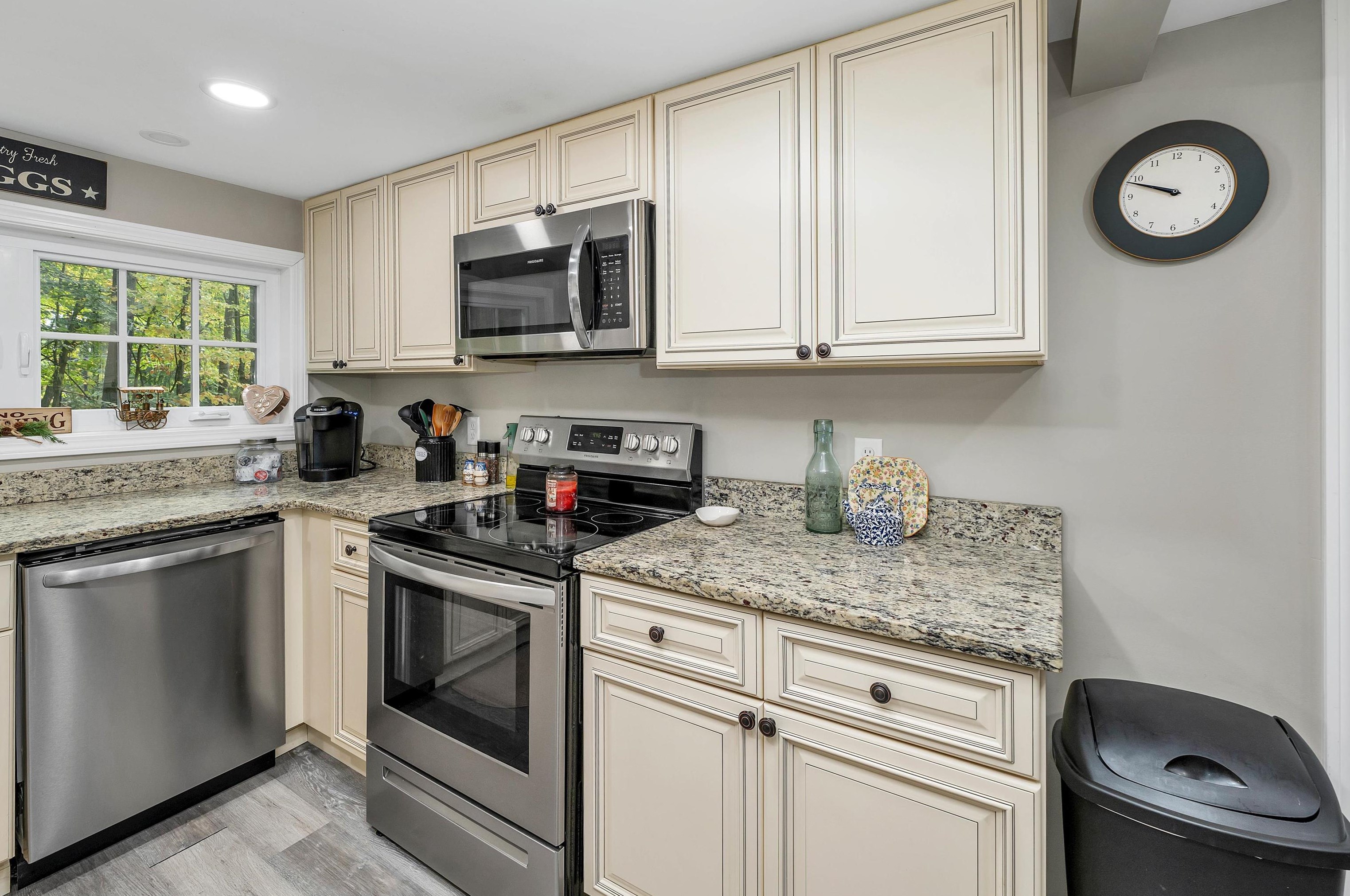 172 Old Concord Tpke, Barrington NH 03825-5153 exterior