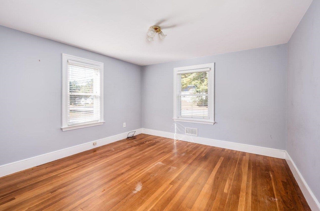 146 Back Riv Rd, Dover NH exterior