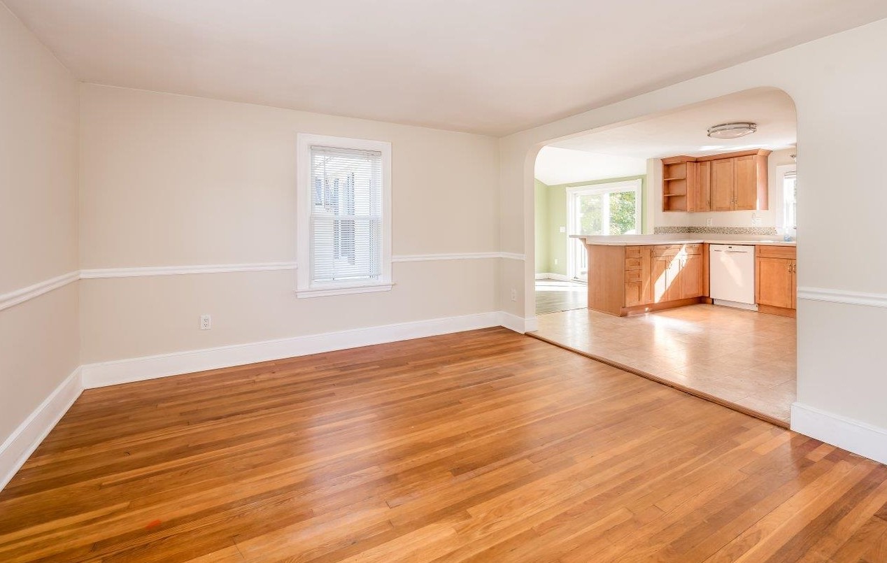 146 Back Riv Rd, Dover NH exterior