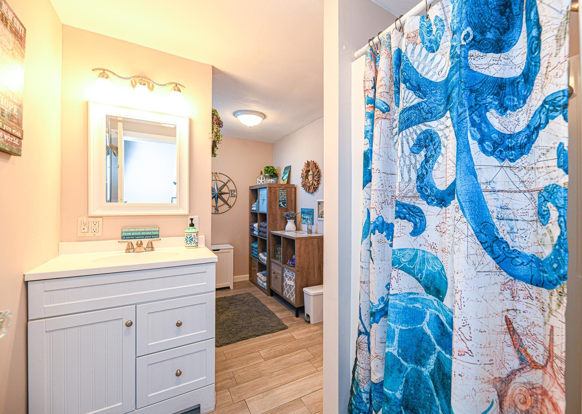 24 Is Path, Hampton NH 03842-2949 exterior