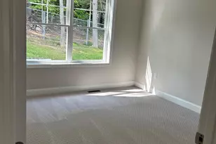 31 Juliana Ave, Nashua, NH 03064 - Photo 9