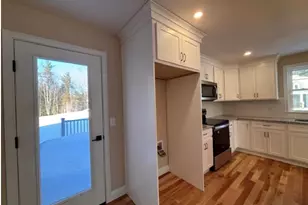 8 Taylor Cir, Brentwood, NH 03833 - Photo 11