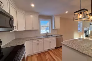 8 Taylor Cir, Brentwood, NH 03833 - Photo 5