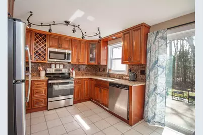 1035 South Mammoth Road #7, Manchester, NH 03109 - Photo 1