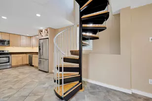 93 High St, Portsmouth, NH 03801 - Photo 13