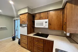 26 Parkhurst St, Lebanon, NH 03766 - Photo 3