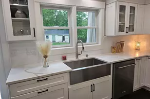 436 Mammoth Rd, Pelham, NH 03076 - Photo 11