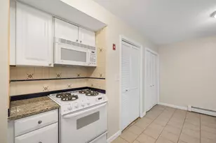 916 Springbrook Cir, Portsmouth, NH 03801 - Photo 15