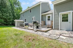 2006 Hutchins St, Berlin, NH 03570 - Photo 9