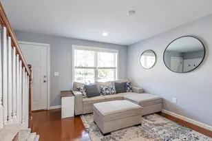 37 Highland Ave, Derry, NH 03038 - Photo 9