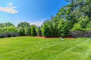 37 Highland Ave, Derry, NH 03038 - Photo 5