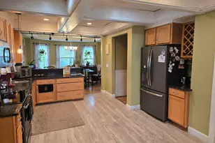 841 Beech St, Manchester, NH 03104 - Photo 5