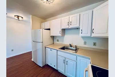 15 Lovell Street #10, Nashua, NH 03060 - Photo 11