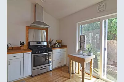 19 Spruce Street, Burlington, VT 05401 - Photo 5