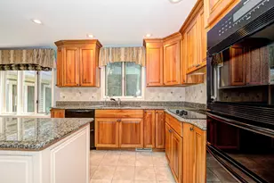 18 Hawthorne Rd, Windham, NH 03087 - Photo 11