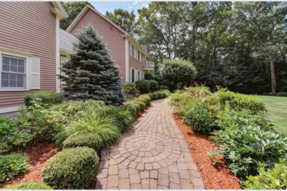 18 Hawthorne Road, Windham, NH 03087 - Photo 9