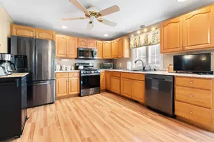 167 Chester Rd, Derry, NH 03038 - Photo 3