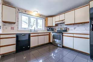 38 Stonehouse Ln, Keene, NH 03431 - Photo 7