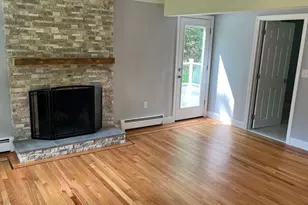 7 Oakwood St, Windham, NH 03087 - Photo 9