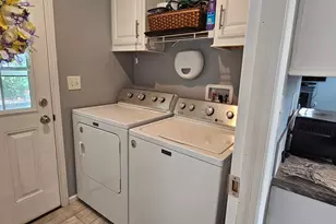 8 Barksdale Ave, Londonderry, NH 03053 - Photo 29