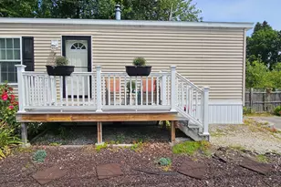 8 Barksdale Ave, Londonderry, NH 03053 - Photo 3