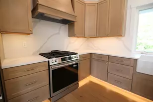 441 Blane Cir, Pembroke, NH 03275 - Photo 9