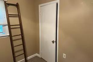 11 Hillside St, Hillsboro, NH 03244 - Photo 9