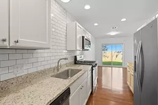 75 Deerwood Dr, Nashua, NH 03063 - Photo 3