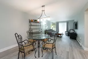 19 Country Club Dr, Manchester, NH 03102 - Photo 3