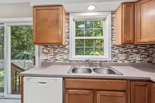 49 Harvell St, Manchester, NH 03102 - Photo 5