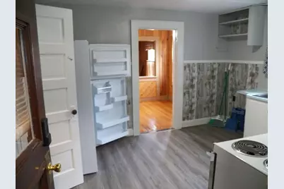 437 Willard Street, Berlin, NH 03570 - Photo 5