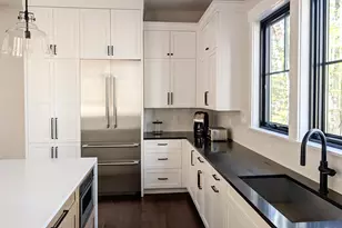 254 S Peak Rd, Lincoln, NH 03251 - Photo 9