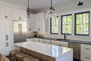 254 S Peak Rd, Lincoln, NH 03251 - Photo 7