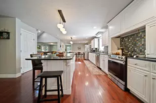 69 Heather Cir, Auburn, NH 03032 - Photo 5