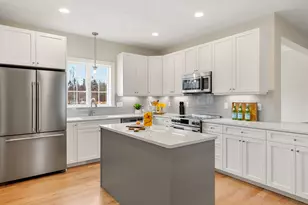 59 Driftwood Cir, Sandown, NH 03873 - Photo 5