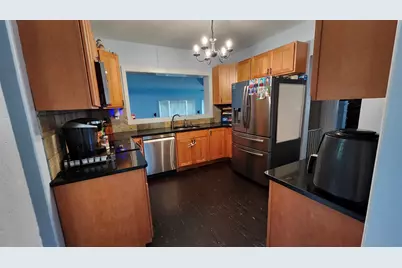 170 Myrtle Street, Claremont, NH 03743 - Photo 15