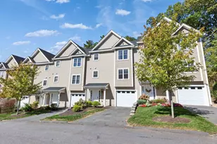 163 Woodview Way, Manchester, NH 03102 - Photo 1