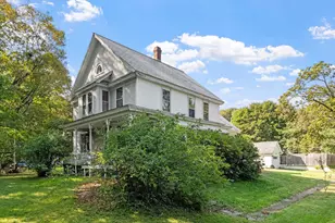 9 Fairview St, Springfield, VT 05156 - Photo 3