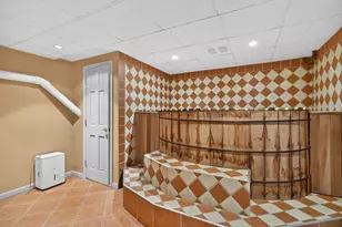 84 East Broadway St, Derry, NH 03038 - Photo 51