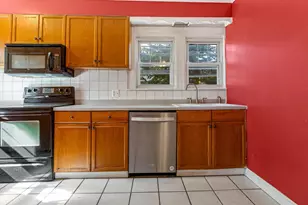 269 Orange St, Manchester, NH 03104 - Photo 13