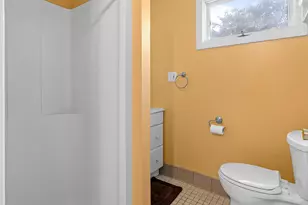 269 Orange St, Manchester, NH 03104 - Photo 17