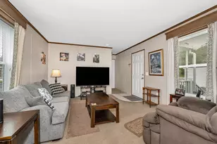 69 Caddy Dr, Salem, NH 03079 - Photo 5