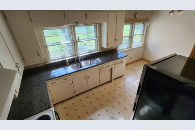 45 Chase Street, Claremont, NH 03743 - Photo 7