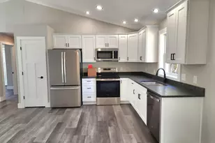 184 Kennedy Dr, Keene, NH 03431 - Photo 7