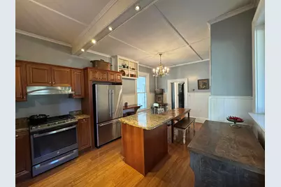 887 Chestnut Street, Manchester, NH 03104 - Photo 7