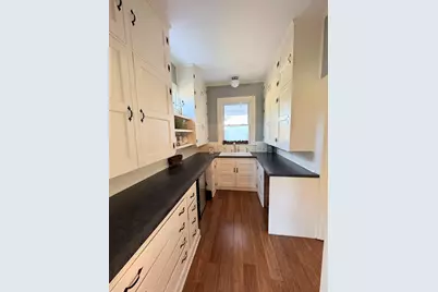 887 Chestnut Street, Manchester, NH 03104 - Photo 15