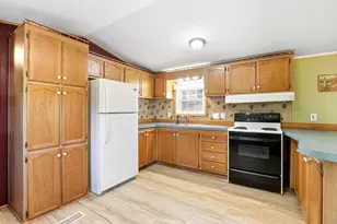 10 Lane Dr, Allenstown, NH 03275 - Photo 9