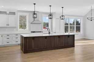 258 N Amherst Rd, Bedford, NH 03110 - Photo 15