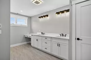 258 N Amherst Rd, Bedford, NH 03110 - Photo 43