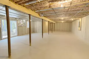 4 Sheldon Rd, Derry, NH 03038 - Photo 15